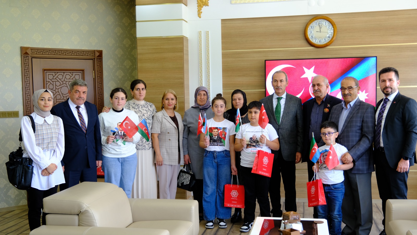 “Qardaş Ailə” layihəsi çərçivəsində şəhidi mayor Əhədzadə İlkin Qələmşah oğlunun ailə üzvləri Türkiyəyə səfər edib.