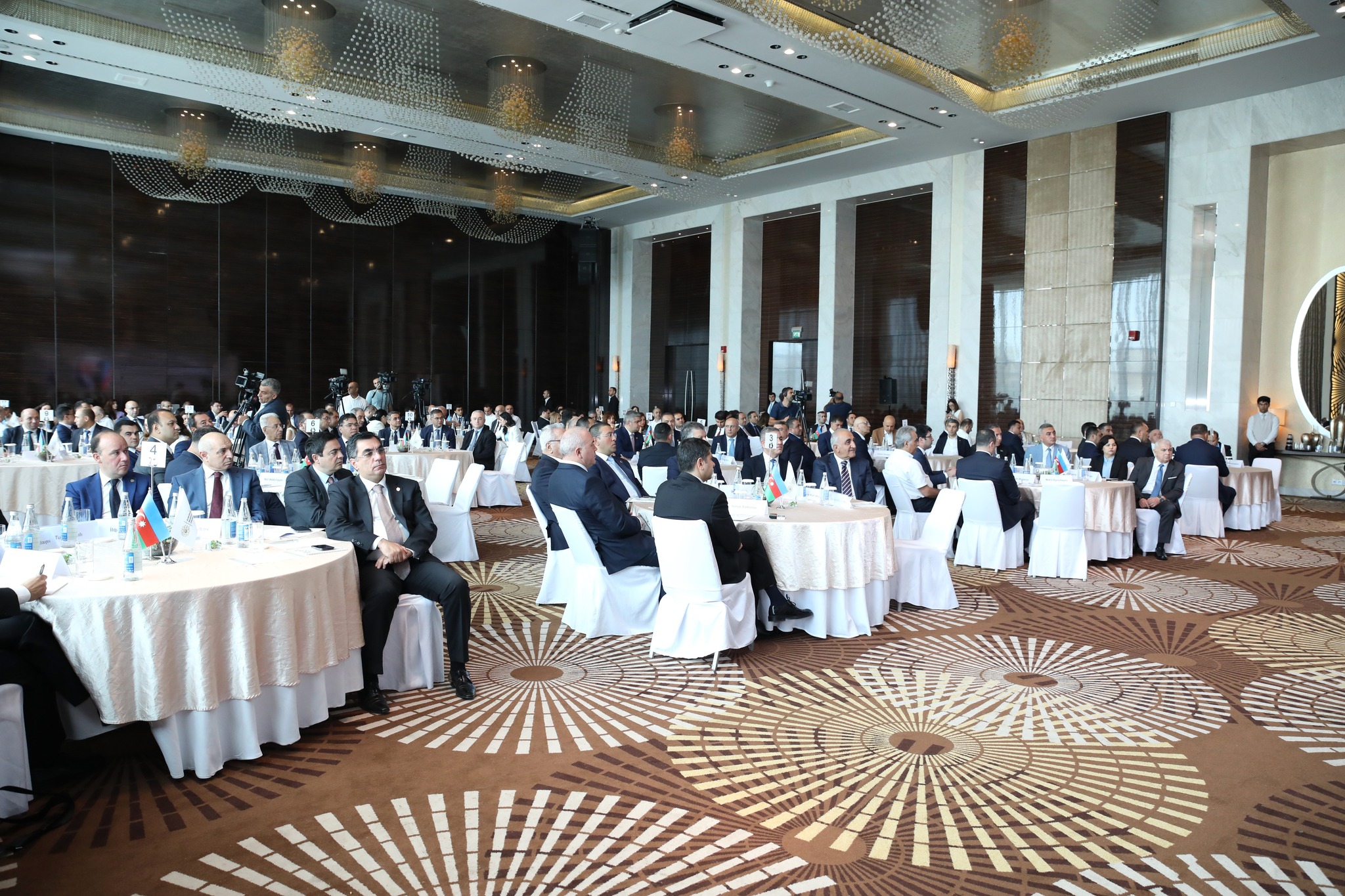 İqtisadiyyat Nazirliyi yanında Antiinhisar və İstehlak Bazarına Nəzarət Dövlət Xidmətinin təşəbbüsü ilə ölkədə ilk dəfə Milli Rəqabət Forumu keçirilib.