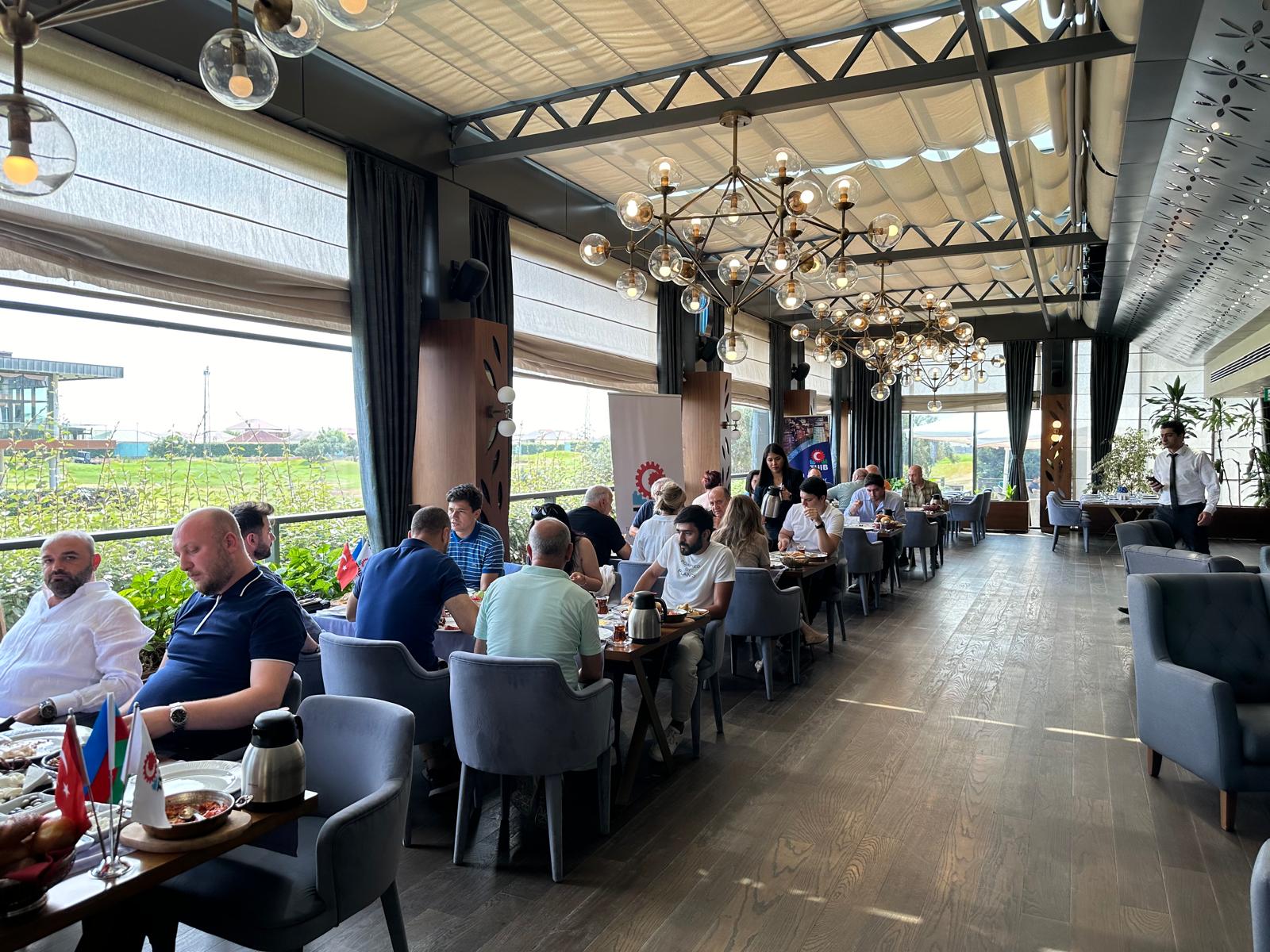 Türkiyə - Azərbaycan İş Adamları və Sənayeçiləri İctimai Birliyinin (TÜİB) növbəti “Ənənəvi İşgüzar Səhər Yeməyi” keçirildi.