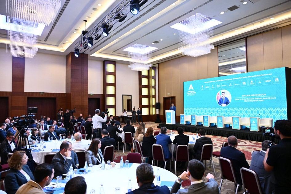 Türkiyə-Azərbaycan İş Adamları və Sənayeçiləri İctimai Birliyinin (TÜİB) tərəfdaşlıq etdiyi Azərbaycan Ticarət Forumu keçirilib.