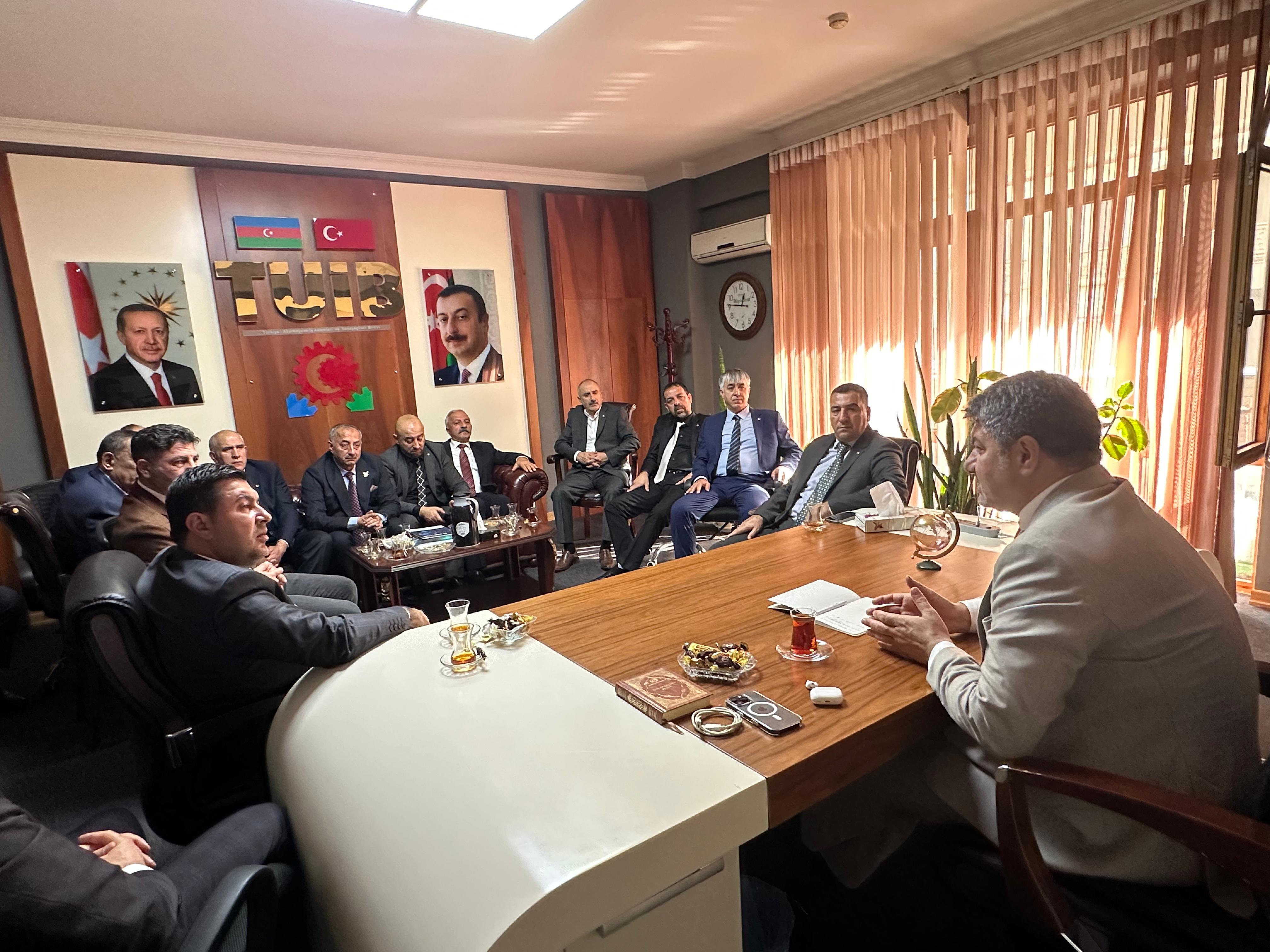Kars Ticarət Palatasının İdarə Heyəti üzvləri və nümayəndə heyəti, Türkiyə-Azərbaycan İş Adamları və Sənayeçiləri İctimai Birliyinin (TÜİB) ofisini ziyarət edib.