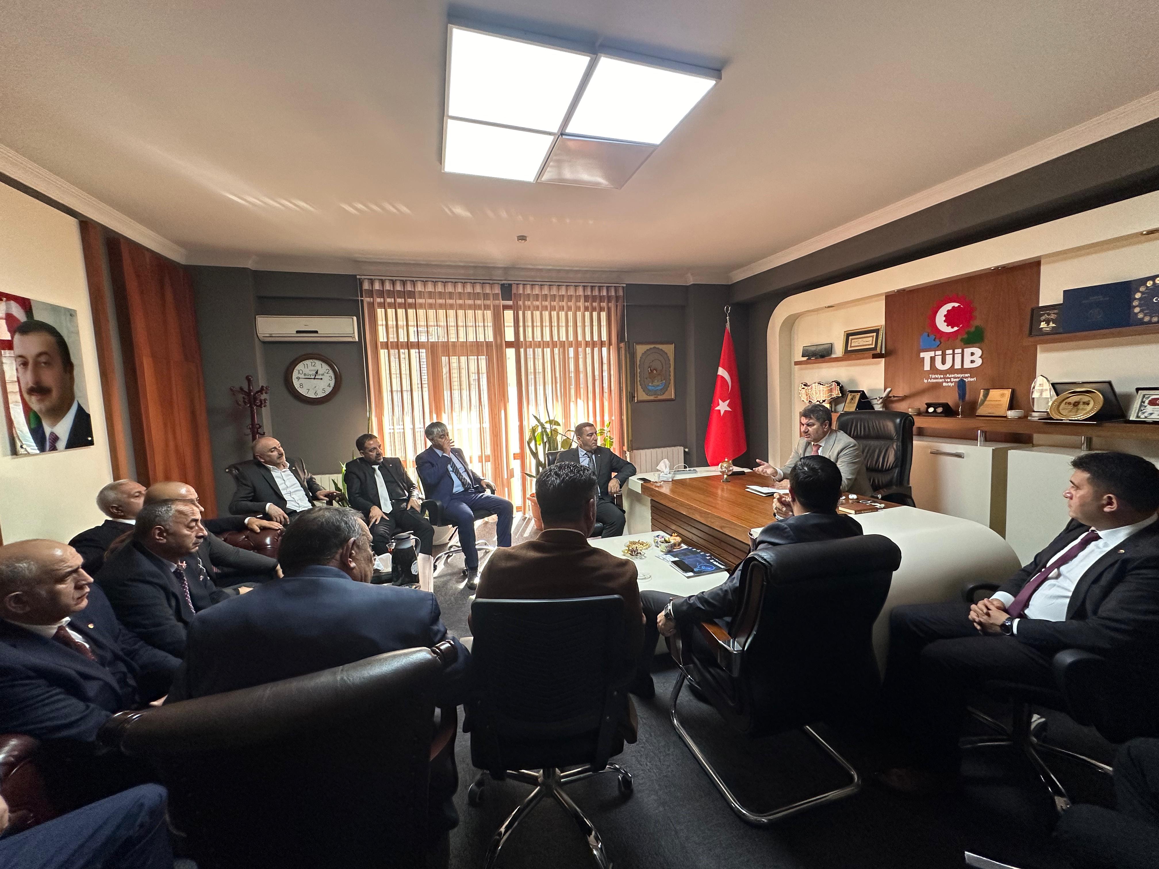 Kars Ticarət Palatasının İdarə Heyəti üzvləri və nümayəndə heyəti, Türkiyə-Azərbaycan İş Adamları və Sənayeçiləri İctimai Birliyinin (TÜİB) ofisini ziyarət edib.