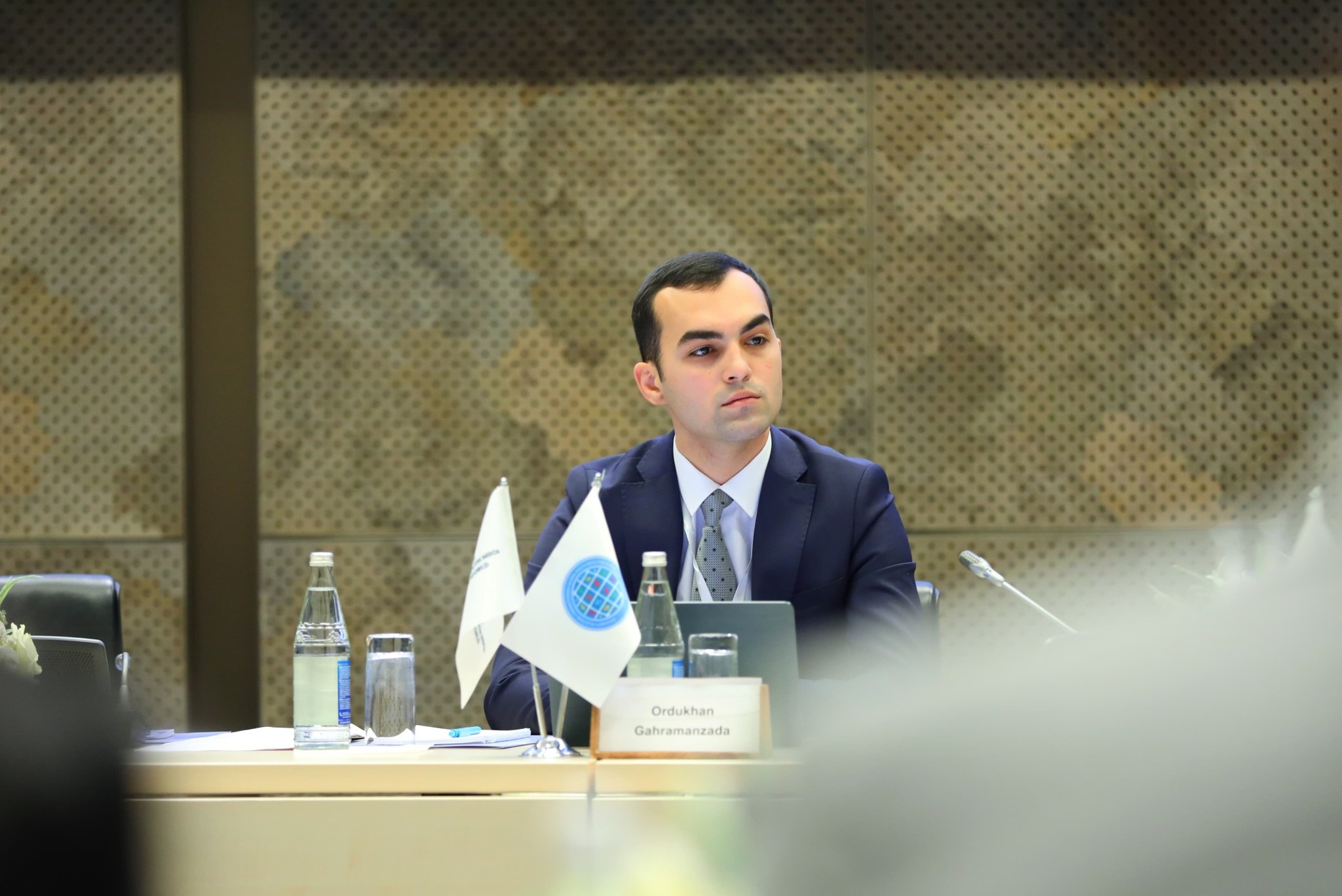 D-8 QHT-lərinin ilk görüşündə Türkiyə-Azərbaycan İşadamları və Sənayeçiləri İctimai Birliyinin (TÜİB) sədri Hüseyin Büyükfırat panelist qismində iştirak edib.