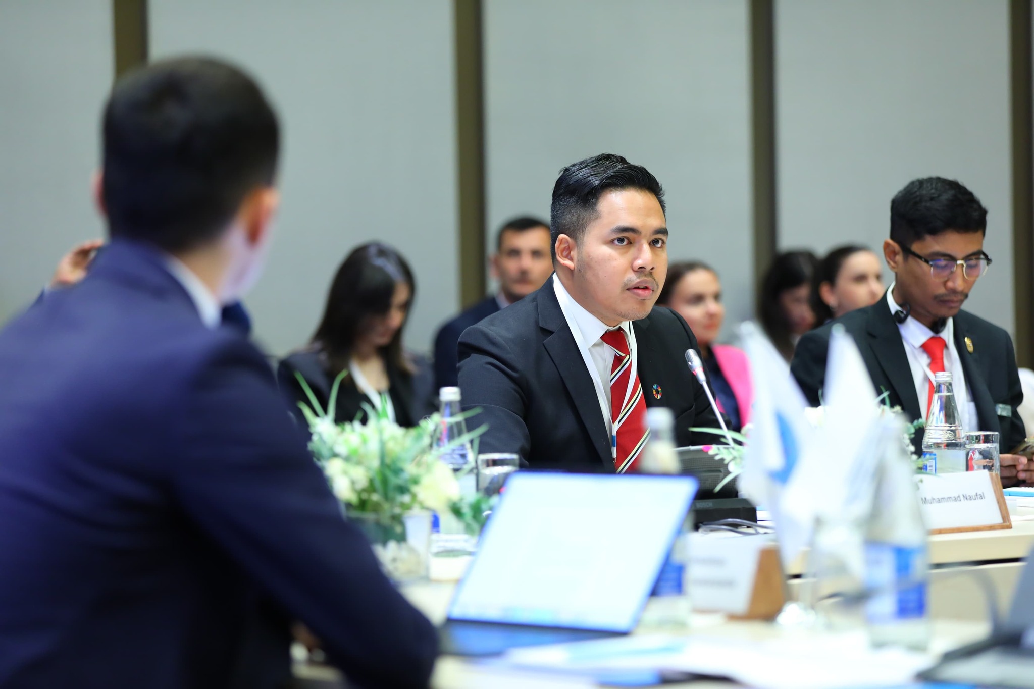 D-8 QHT-lərinin ilk görüşündə Türkiyə-Azərbaycan İşadamları və Sənayeçiləri İctimai Birliyinin (TÜİB) sədri Hüseyin Büyükfırat panelist qismində iştirak edib.