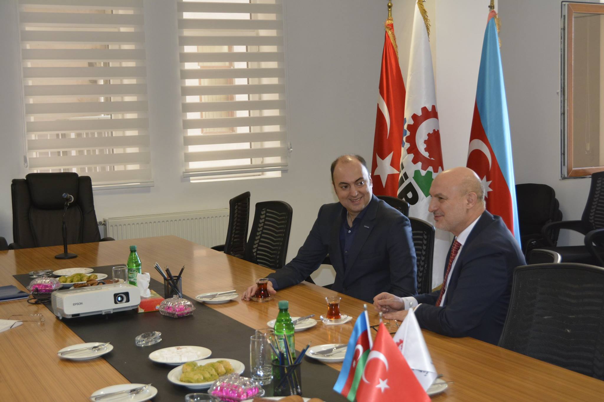 DEİK rəhbəri TÜİB-i ziyarət edib