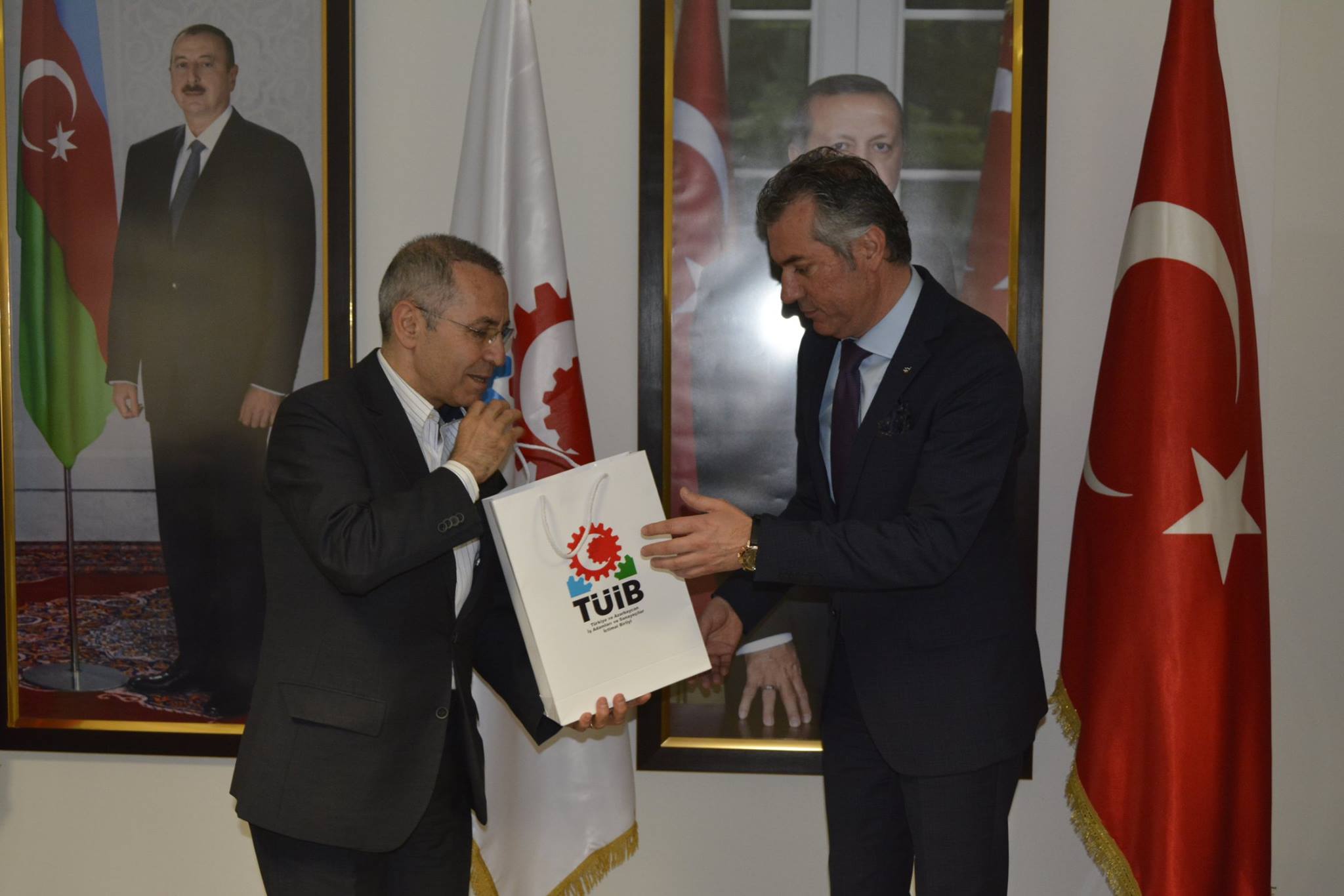 Eskişehir Ticaret Odası üzvləri TÜİB ofisini ziyarət ediblər.