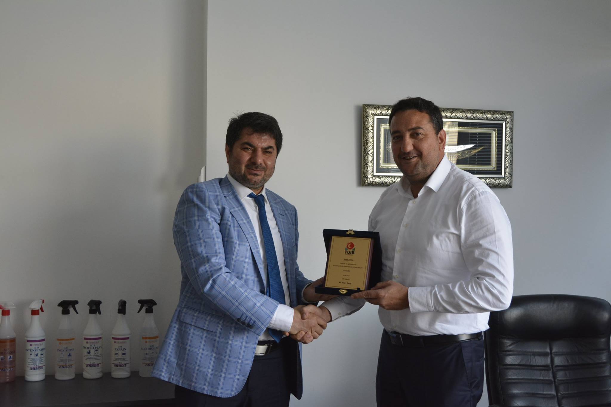 TÜİB İdarə Heyətinin Üzvləri birliyə şəxsi üzv qəbul edilən Tamer Pektaşı ziyarət ediblər.
