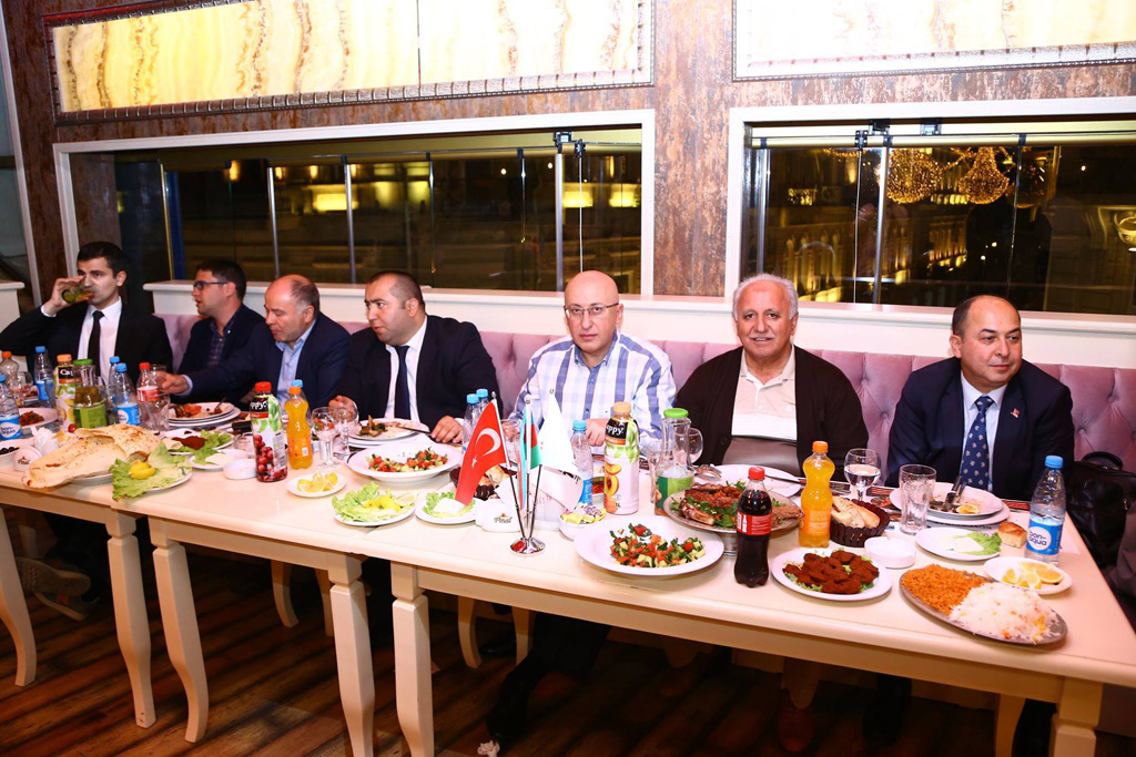 TÜİB təşkil etdiyi İftar süfrəsində üzvlərini bir araya toplayıb
