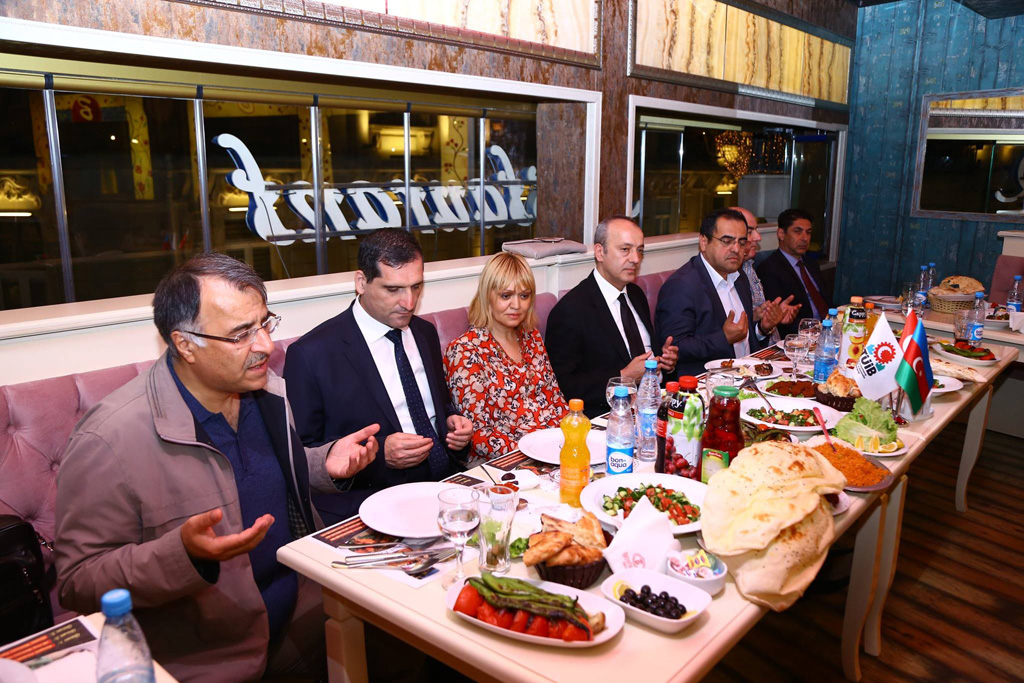 TÜİB təşkil etdiyi İftar süfrəsində üzvlərini bir araya toplayıb