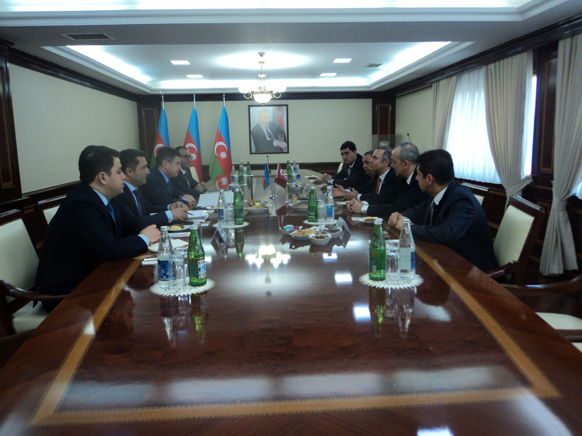 Əmlak Məsələləri Dövlət Komitəsinin sədri Kərəm Həsənov ilə görüş