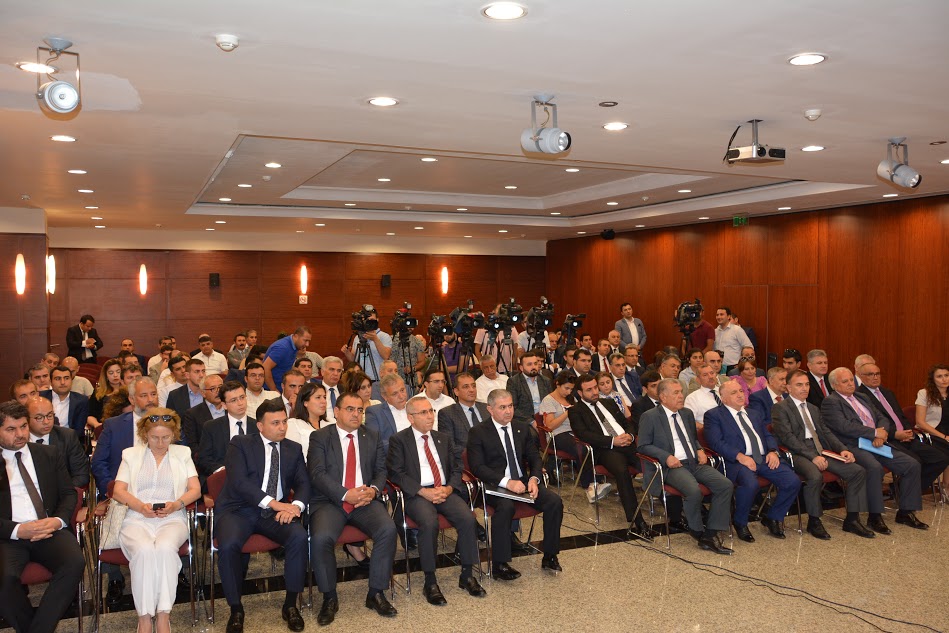 DGK sədri türkiyəli sahibkarlara Azərbaycanda birgə istehsalın yaradılmasının üstünlüyünü açıqlayıb