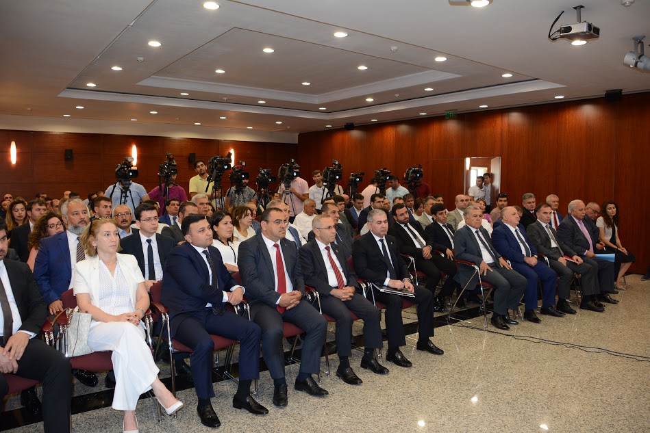 DGK sədri türkiyəli sahibkarlara Azərbaycanda birgə istehsalın yaradılmasının üstünlüyünü açıqlayıb