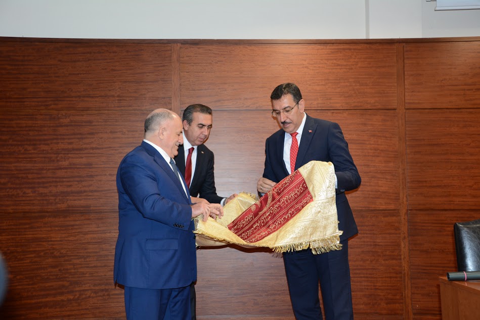 DGK sədri türkiyəli sahibkarlara Azərbaycanda birgə istehsalın yaradılmasının üstünlüyünü açıqlayıb