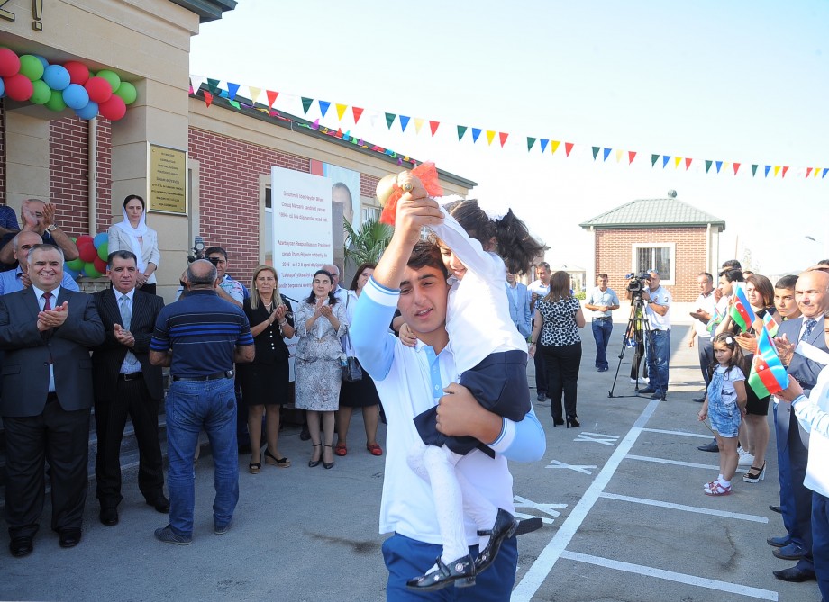 Cocuq Mərcanlı: İşğaldan azad olunmuş qəsəbədə ilk dərs günü