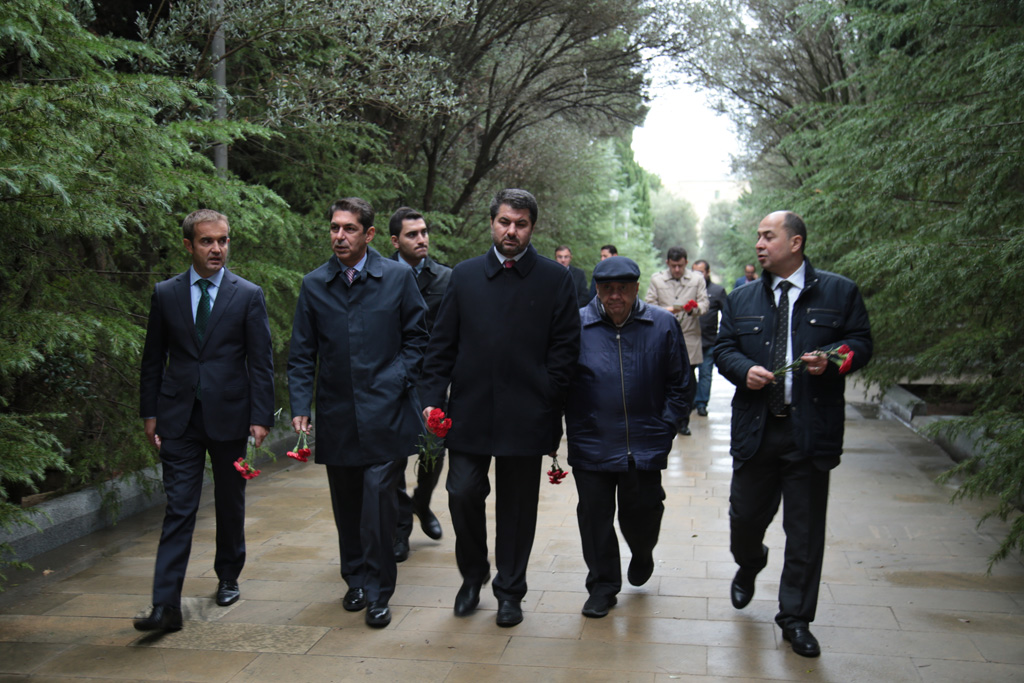 TUİB üzvləri Fəxri Xiyabanı və Şəhidlər Xiyabanını ziyarət ediblər