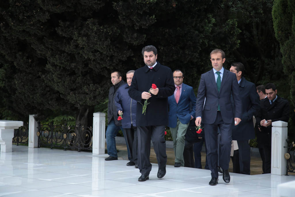 TUİB üzvləri Fəxri Xiyabanı və Şəhidlər Xiyabanını ziyarət ediblər