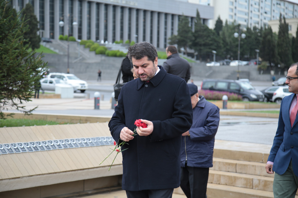 TUİB üzvləri Fəxri Xiyabanı və Şəhidlər Xiyabanını ziyarət ediblər