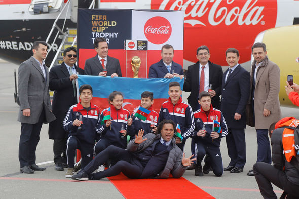 TÜİB üzvü olan "Coca-Cola" FİFA Dünya Kubokunu Azərbaycana gətirib