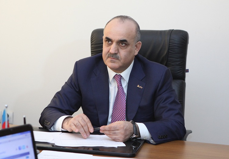 Azərbaycanda əcnəbilərə verilən iş icazələrinin sayına görə Türkiyə birinci yerdədir