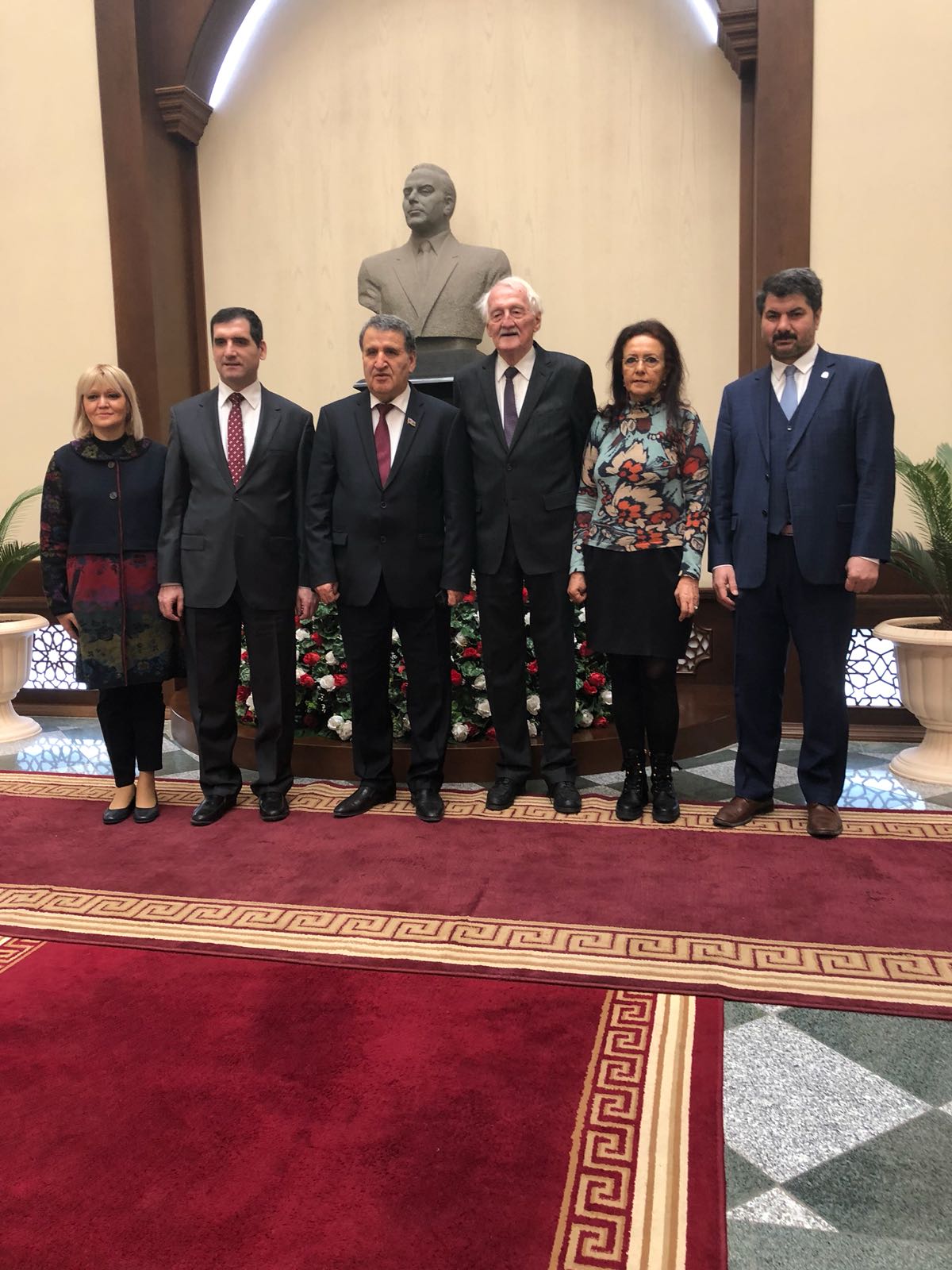 AMEA-da tanınmış alman arxeoloqu ilə görüş keçirilib