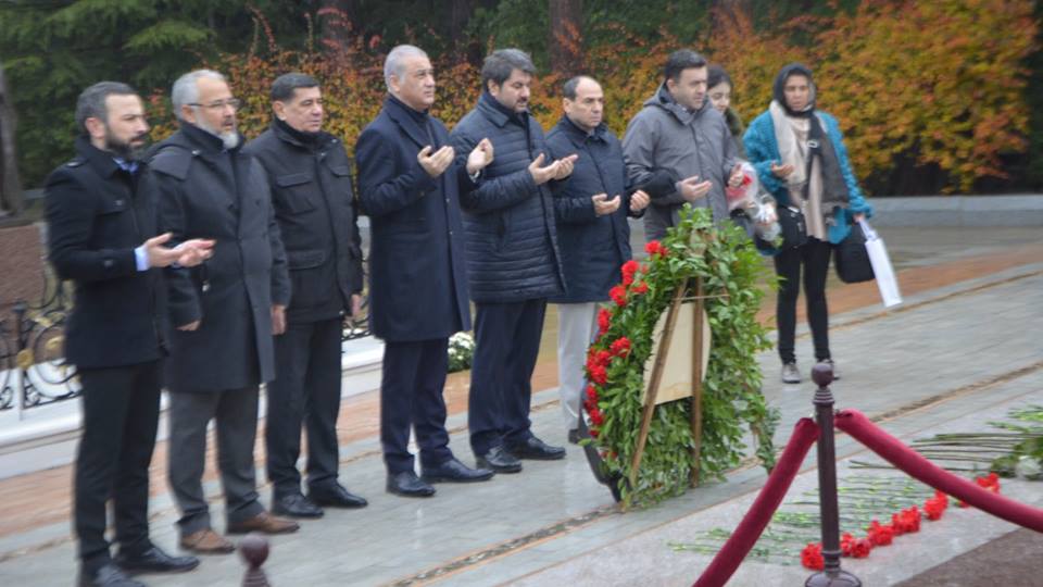 TÜİB-in yeni idarə heyəti Fəxri və Şəhidlər Xiyabanını ziyarət etdi - FOTOLAR