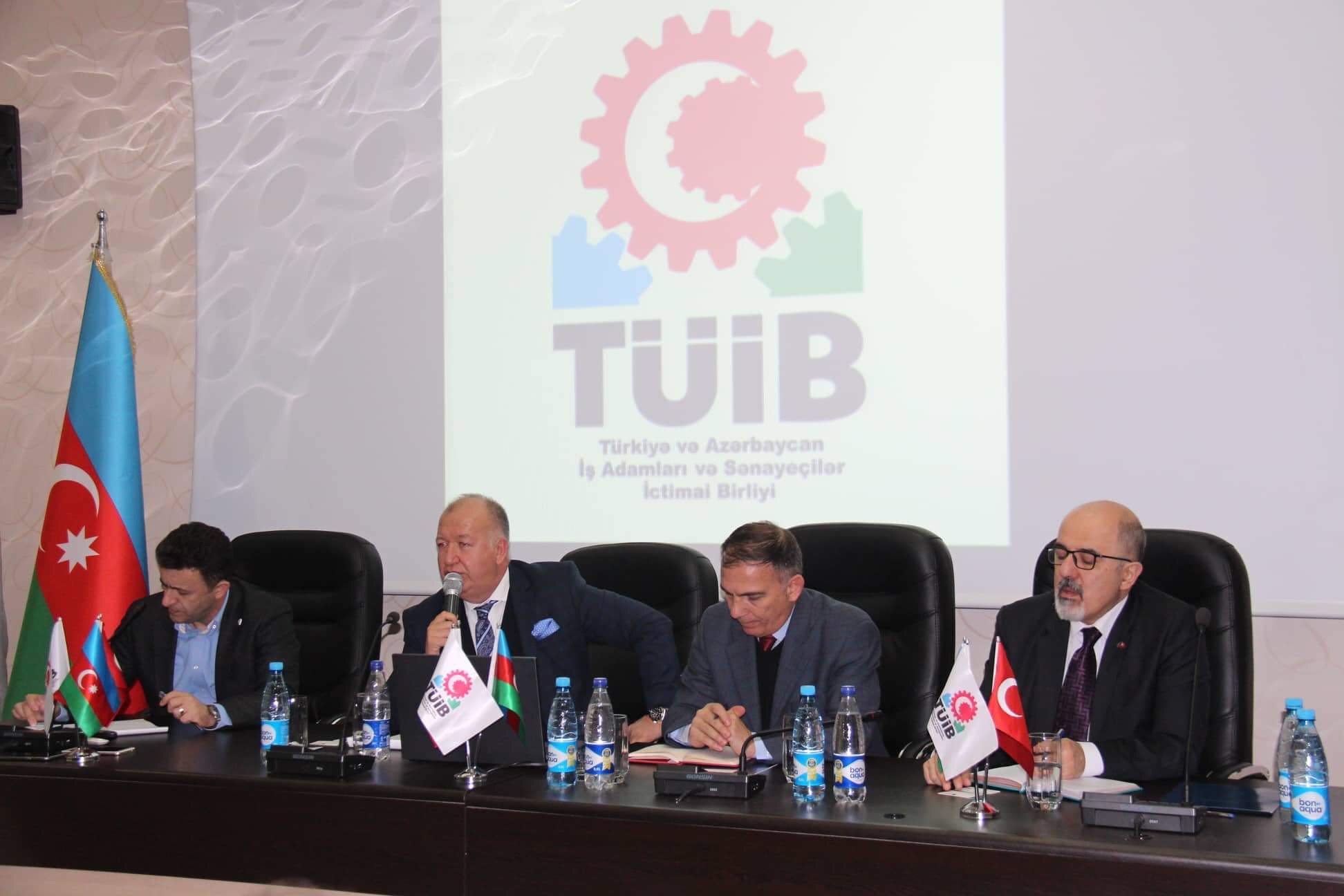 Antalyalı iş adamları ilə TÜİB-də görüş keçirildi 