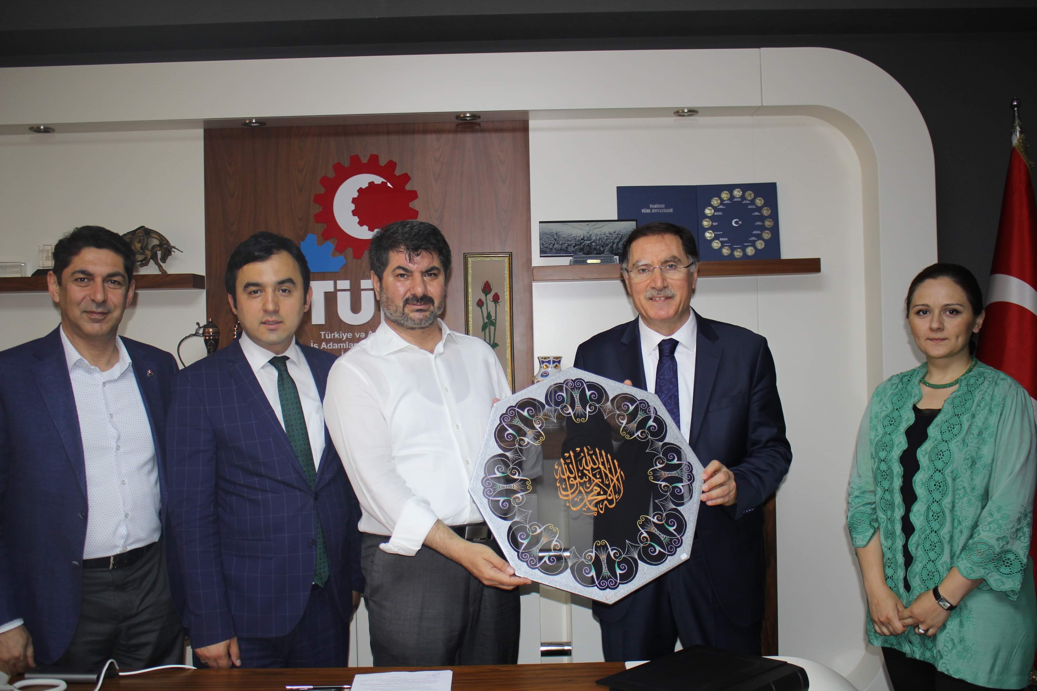 Türkiyənin Baş Ombudsmanı Şərəf Malkoç TÜİB-i ziyarət etdi