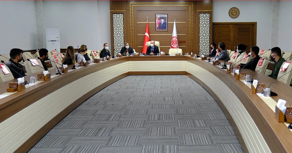  Sivas Cumhuriyet Universiteti rektoru Prof.Aldem Yıldız tələbə gənclərimizlə görüşüb.