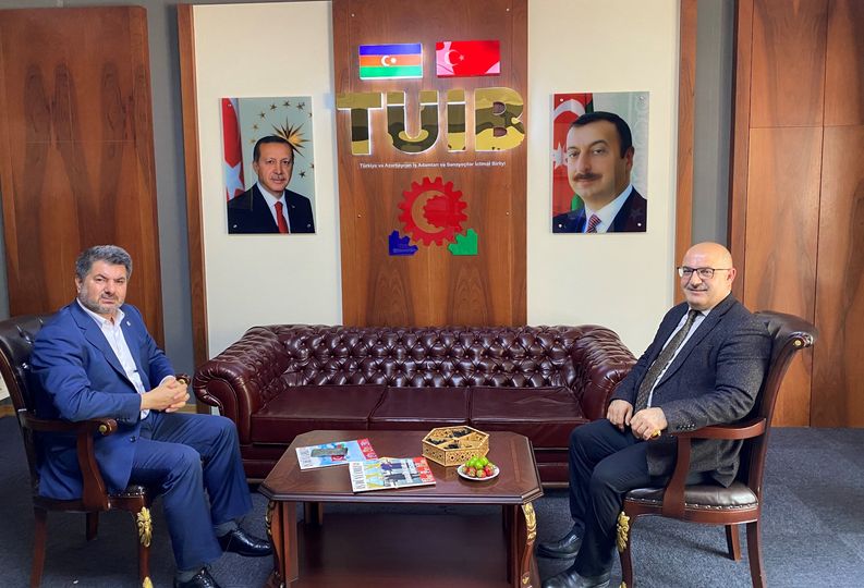  Türk Dünyası İqtisad Fakültəsinin dekanı Prof.Dr. Mehmet Yüce ile Hüseyin Büyükfıratın görüşü