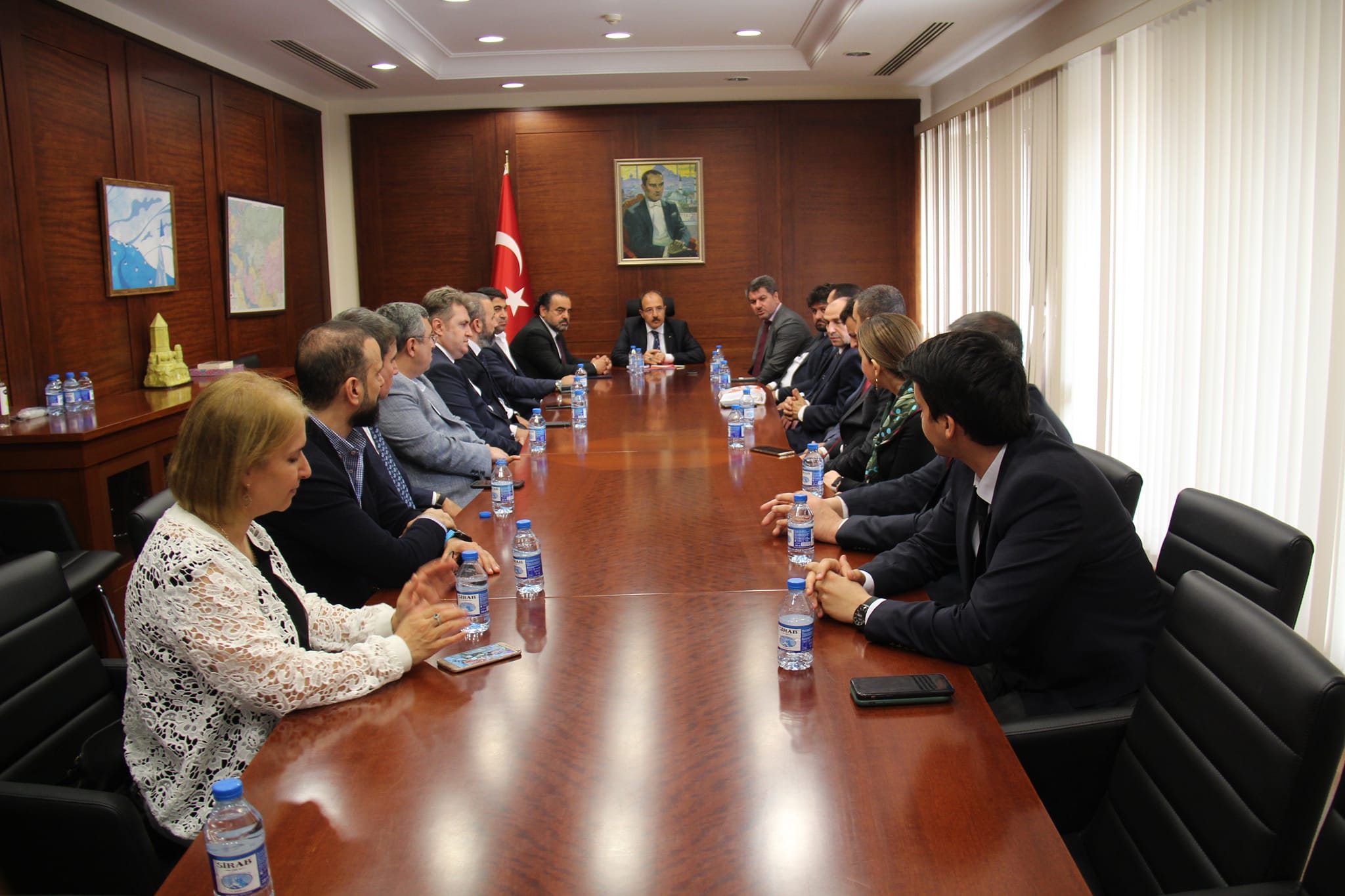 Türkiyə-Azərbaycan İş Adamları və Sənayeçiləri Birliyinin yeni İdarə Heyəti Türkiyənin Azərbaycandakı Səfiri  Doç.Dr. Cahit Bağcını ziyarət edib.