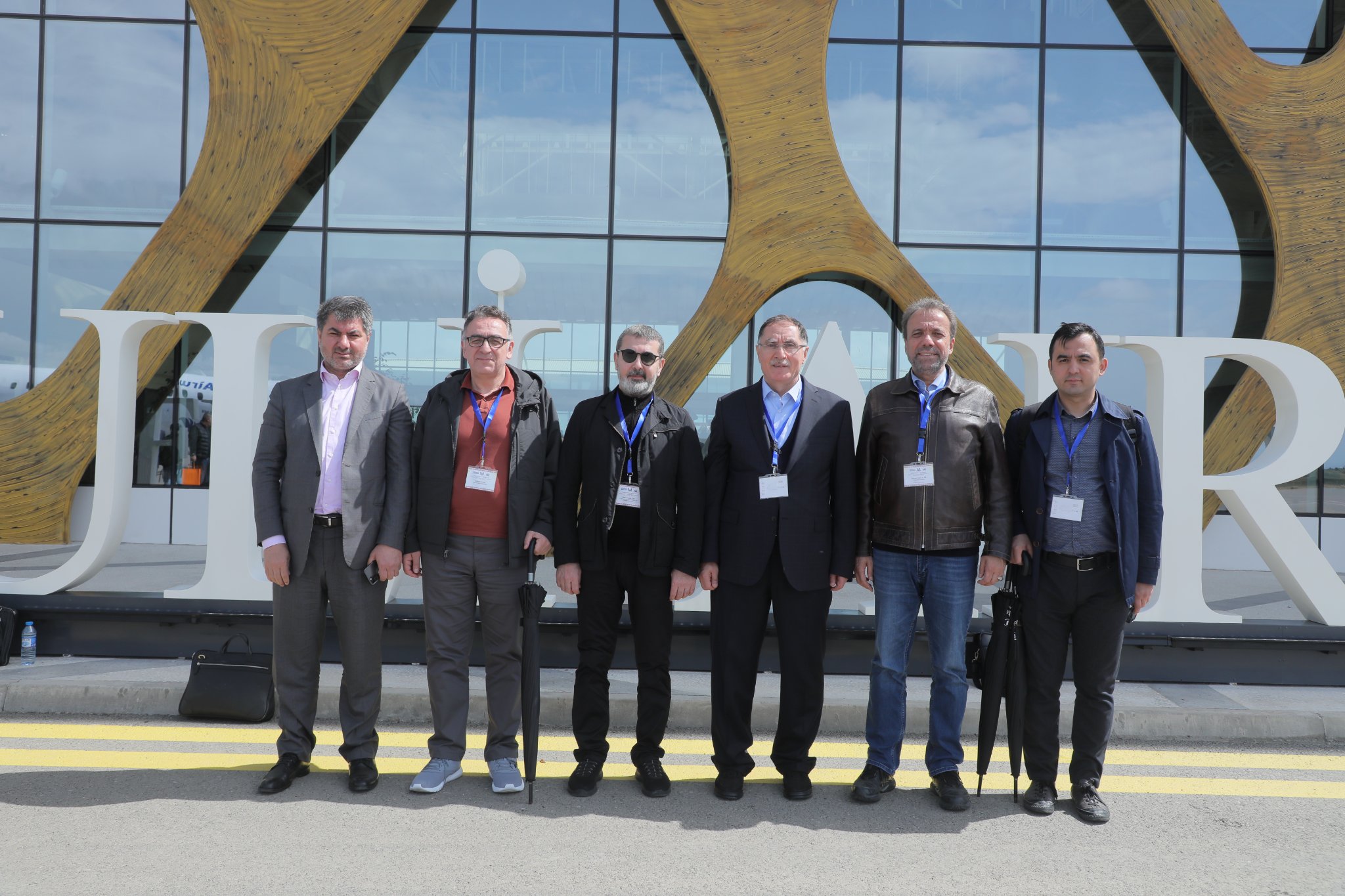 Türkiyə-Azərbaycan İş Adamları və Sənayeçiləri Birliyinin İdarə Heyəti vəTÜİB üzvləri Türkiyənin Baş ombudsmanı Şeref Malkoç ilə Azərbaycanın tarixi mədəni irsində xüsusi yeri olan Şuşada