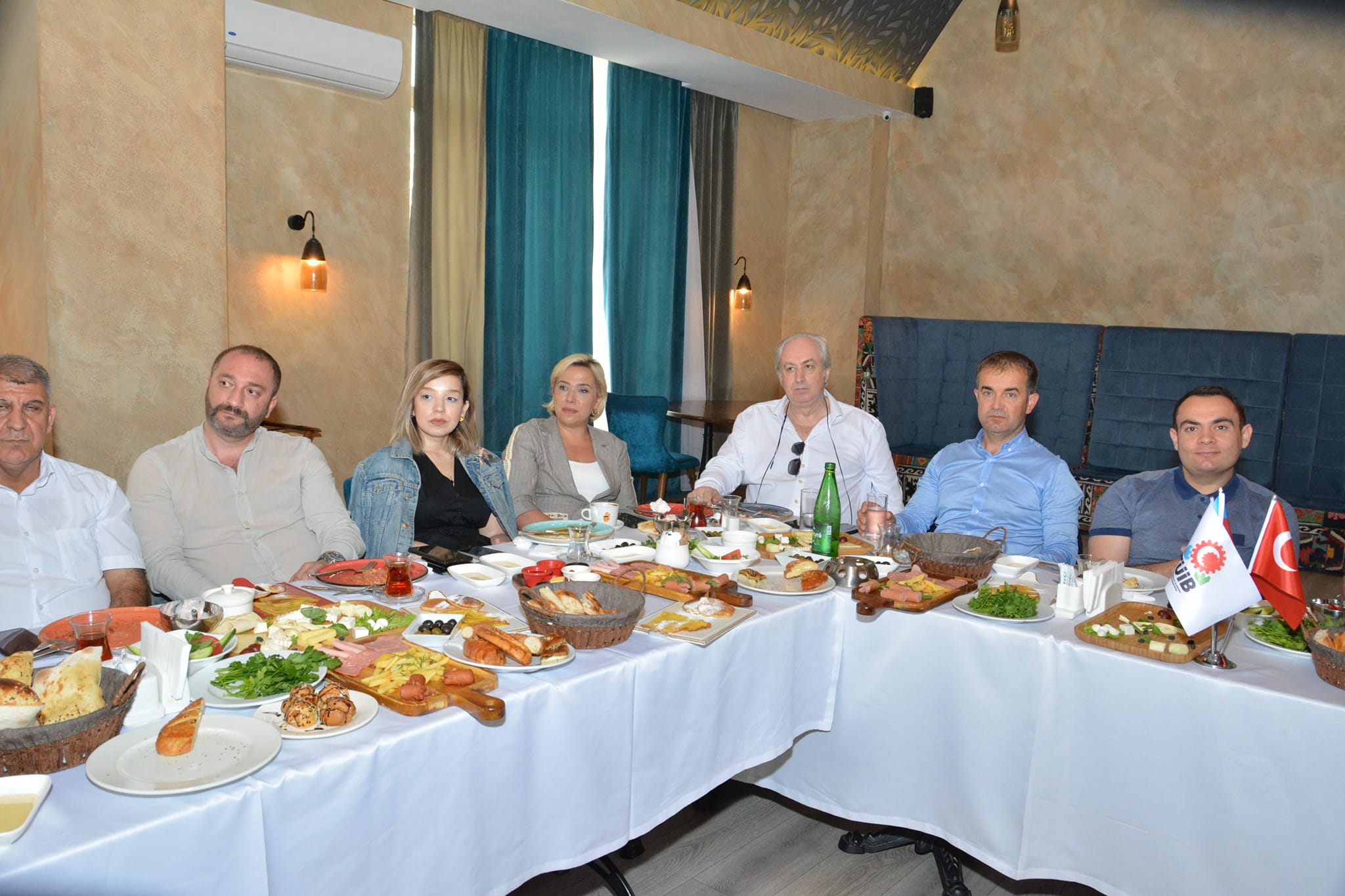 TÜİB İşgüzar Səhər Yeməyi”