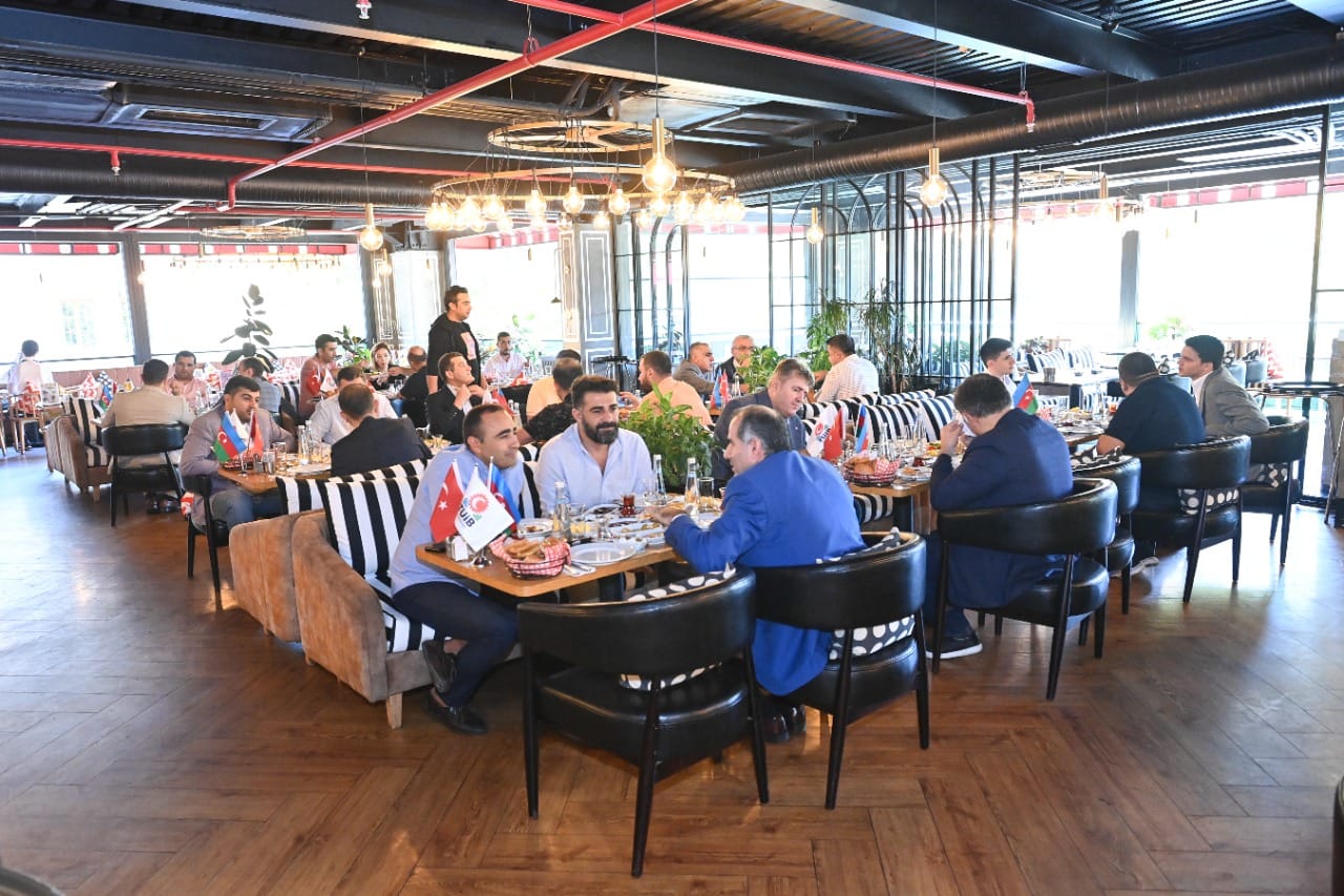 TÜİB-in «İşgüzar səhər yeməyi» tədbiri keçirilib