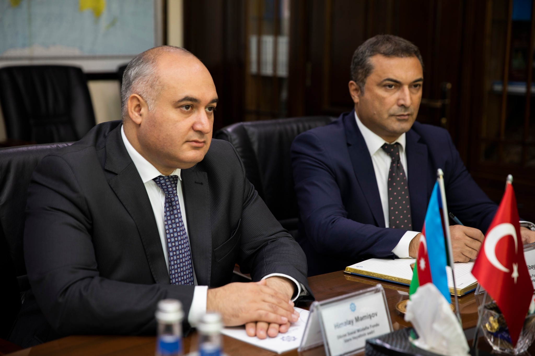 TÜİB İdarə Heyətinin Sədri Hüseyin Büyükfırat Dövlət Sosial Müdafiə Fondunun (DSMF) Sədri Himalay Məmişov bir araya gəlib.