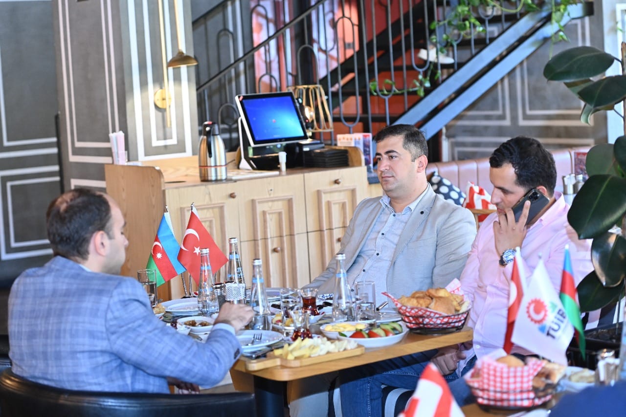 TÜİB-in «İşgüzar səhər yeməyi» tədbiri keçirilib