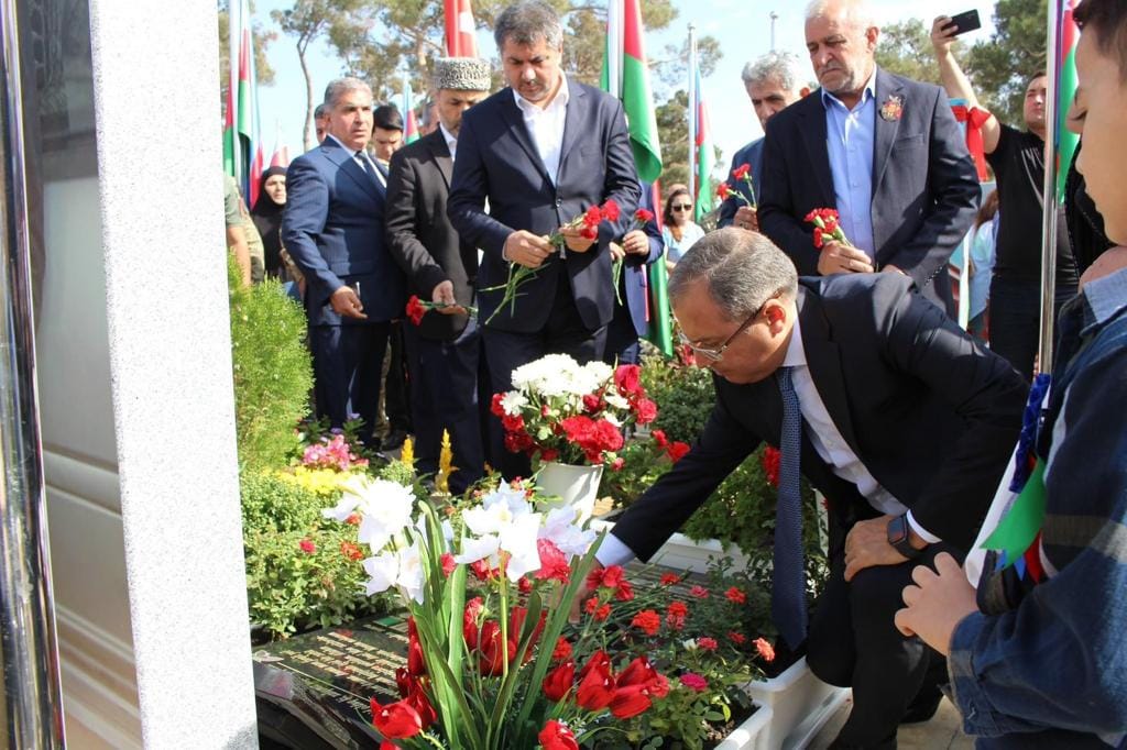 Vətən müharibəsi şəhidi,Azərbaycan Silahlı Qüvvələrinin mayoru Əhədzadə İlkin Qələmşah oğlunun adı yaşadığı küçəyə verilib.