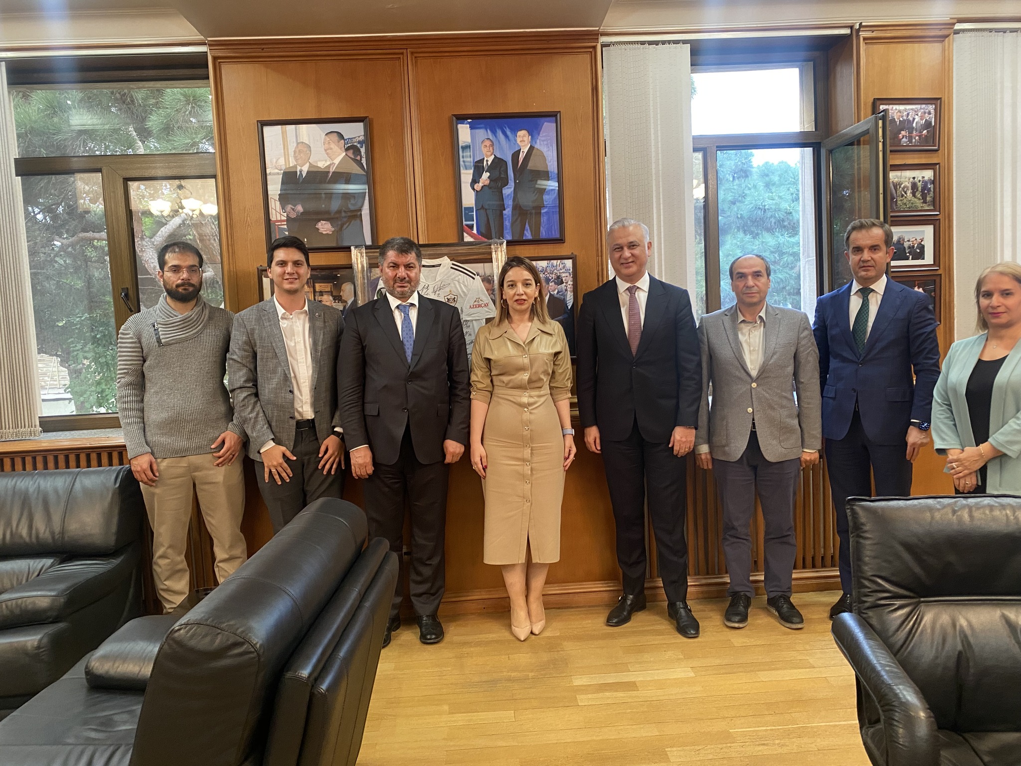 TÜİB İdarə Heyətinin Sədr vəkili  "Azersun Holding" MMC şirkətinin İdarə Heyətinin üzvü Savaş Uzanı ziyarət edilib.