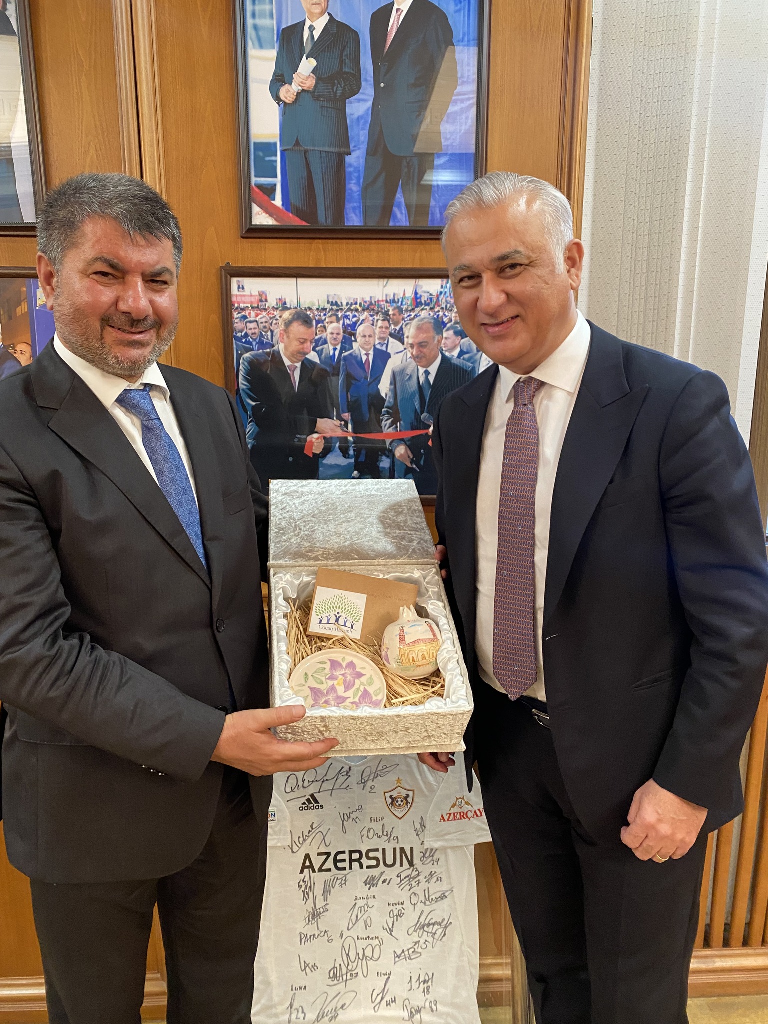 TÜİB İdarə Heyətinin Sədr vəkili "Azersun Holding" MMC şirkətinin İdarə Heyətinin üzvü Savaş Uzanı ziyarət edilib.