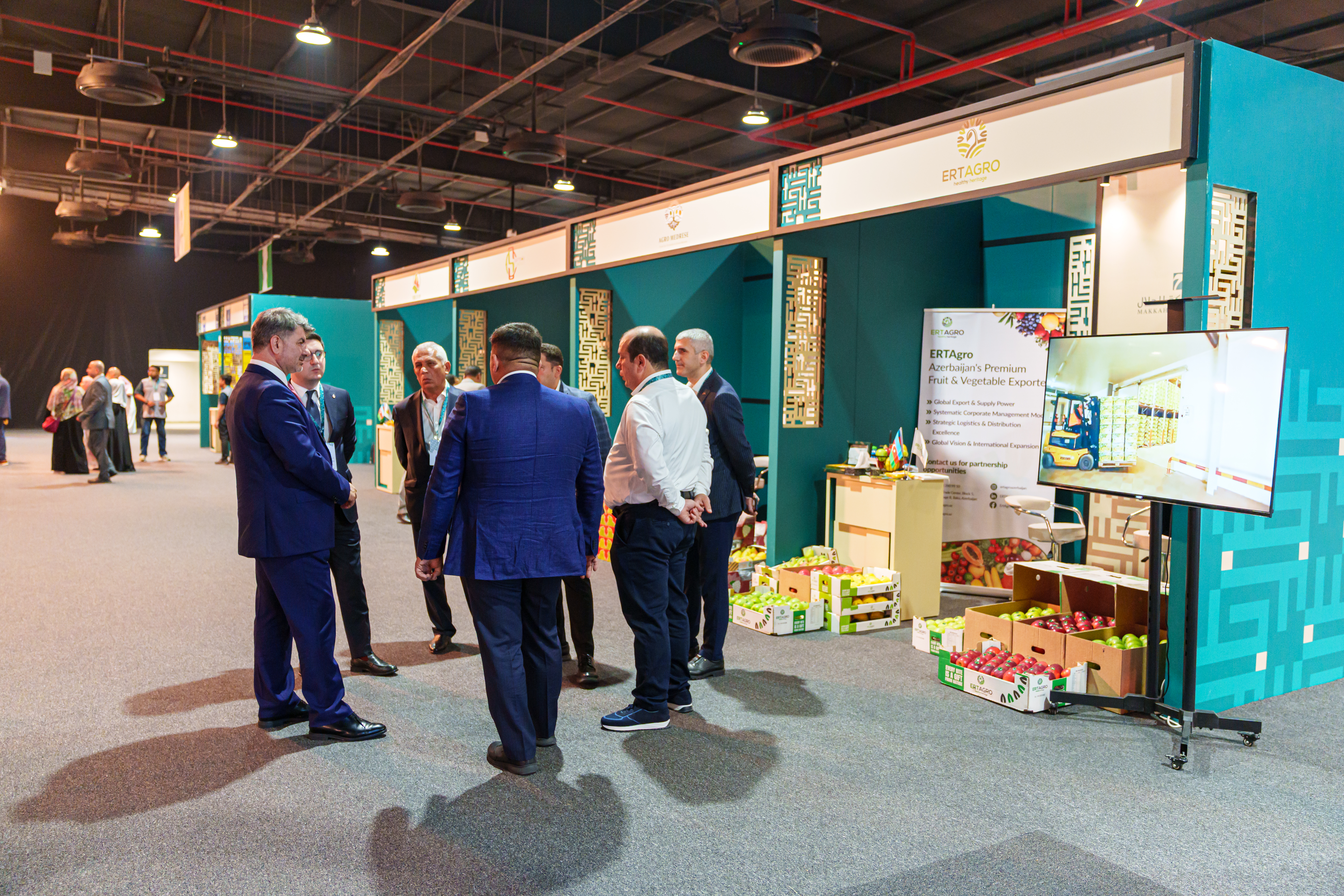 TÜİB İdarə Heyətinin sədri Hüseyin Büyükfırat Məkkə şəhərində keçirilən beynəlxalq halal sərgidə iştirak edərək Azərbaycan pavilyonunu ziyarət edib.