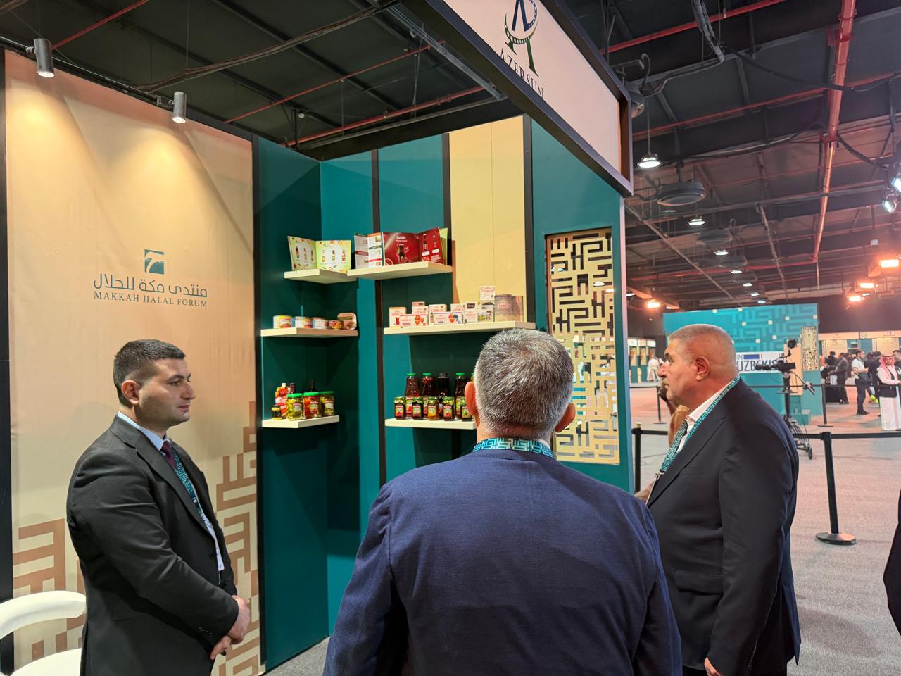 TÜİB İdarə Heyətinin sədri Hüseyin Büyükfırat Məkkə şəhərində keçirilən beynəlxalq halal sərgidə iştirak edərək Azərbaycan pavilyonunu ziyarət edib.