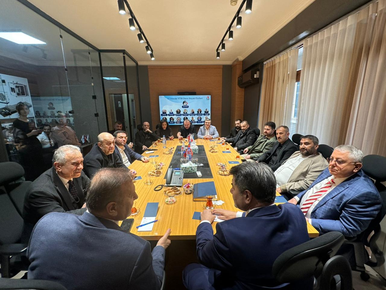 Trabzon Ticarət və Sənaye Odasının nümayəndə heyəti TÜİB-də olub.