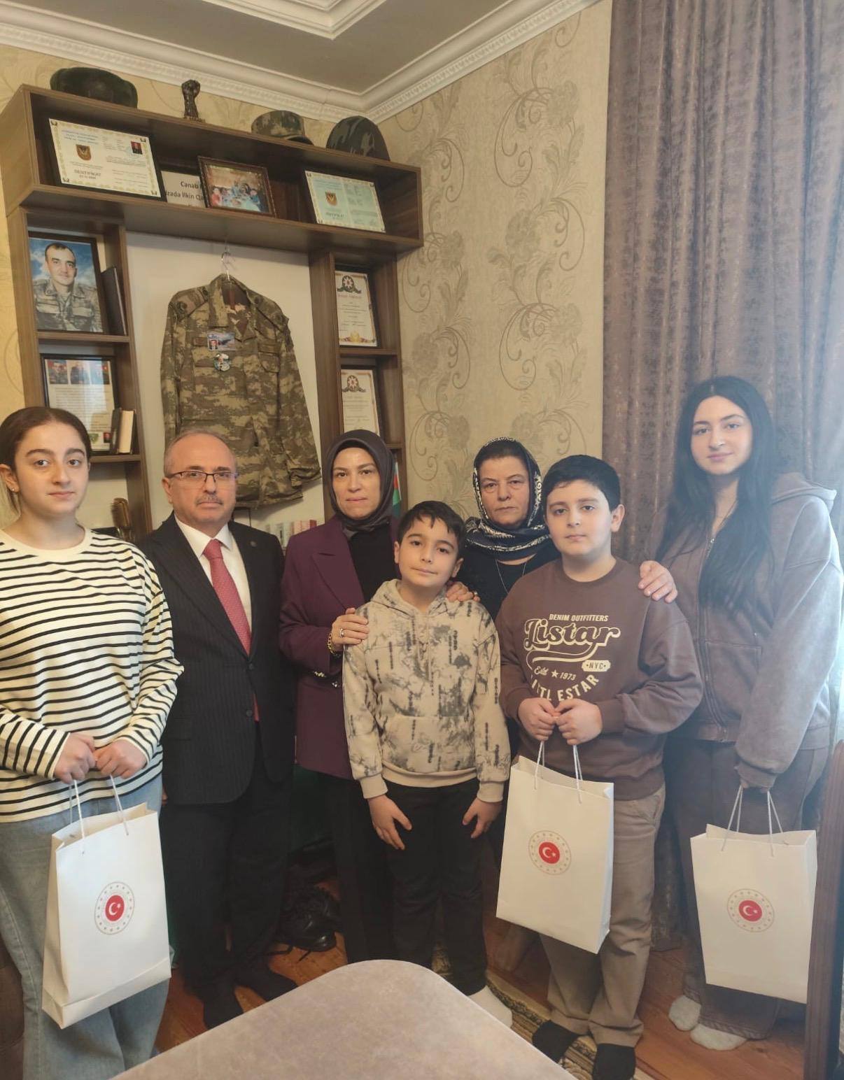 Şəhid mayor İlkin Əhədzadənin ailəsi ziyarət olundu